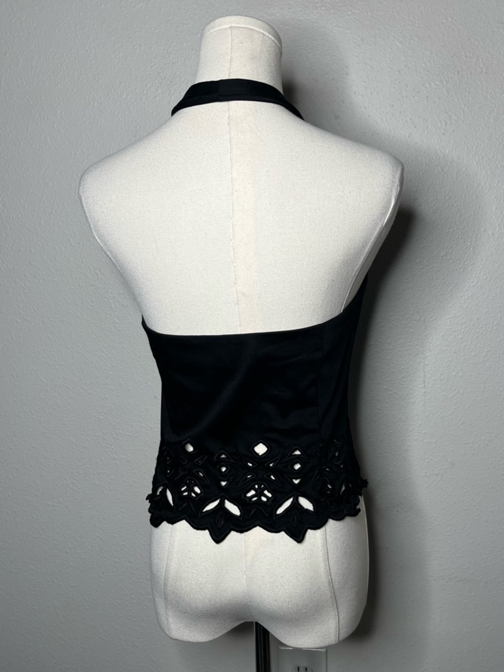 Y2K Vintage Cache Black Floral Cutout Halter Button Front Vest Top Whimsigoth - Picture 2 of 7